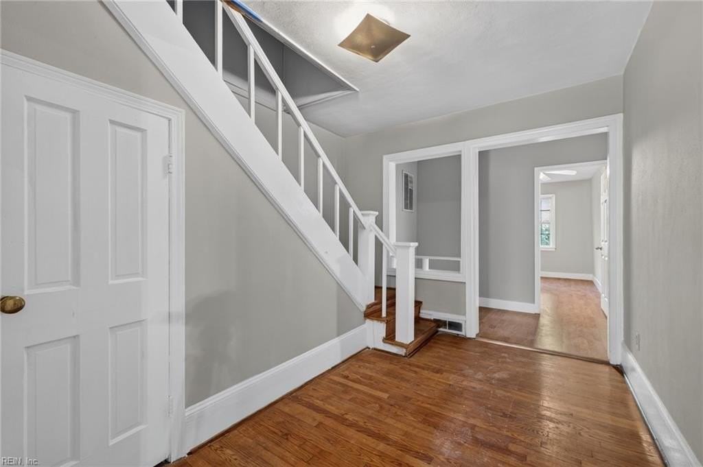 113 Halifax St - Photo 6 of 40