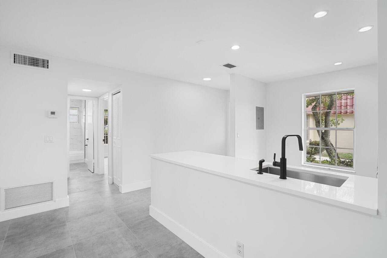 737 Nantucket Cir #B - Photo 7 of 29