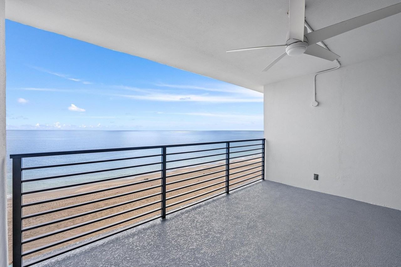 900 Ocean Dr #706 - Photo 3 of 27