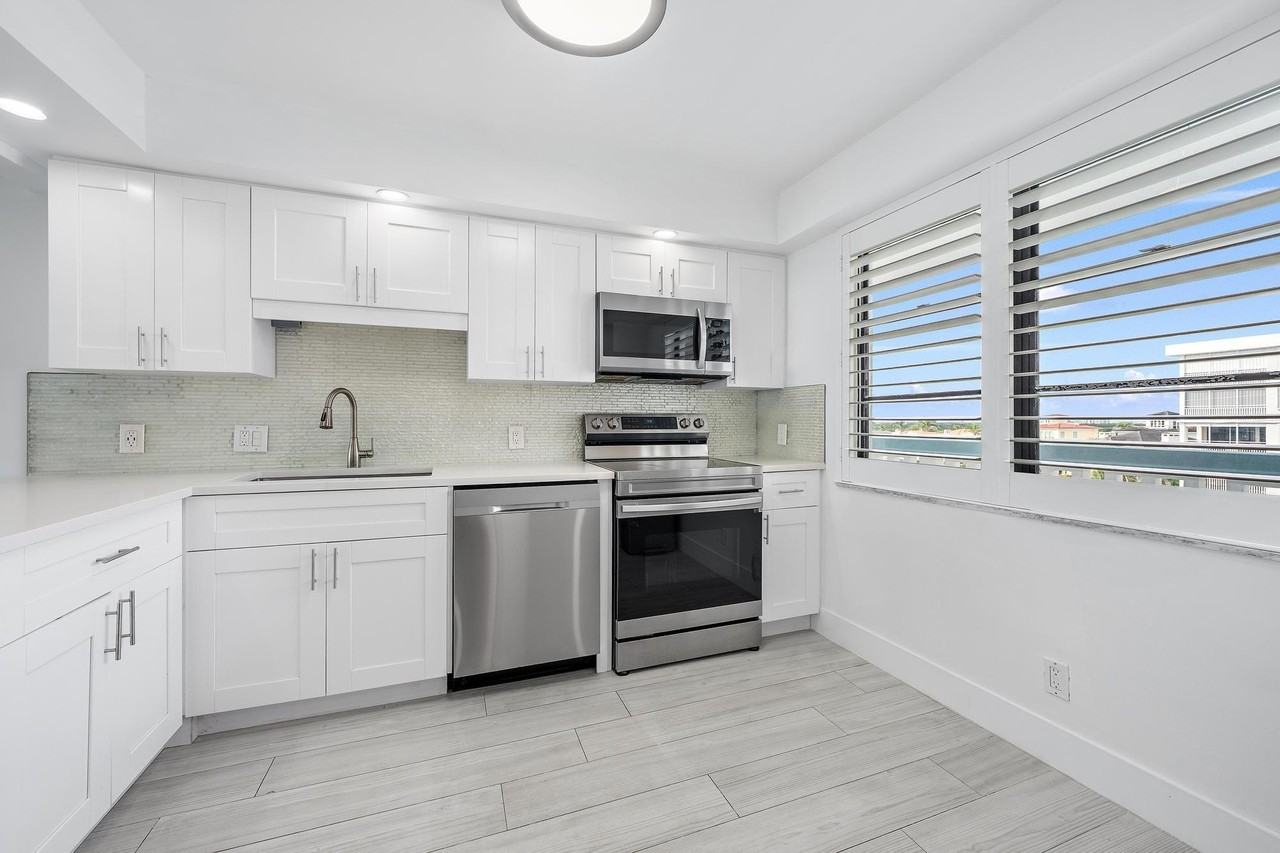 900 Ocean Dr #706 - Photo 7 of 27