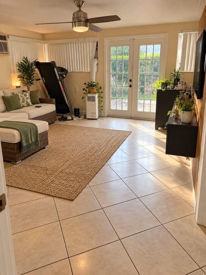 1433 Sw 49th Ave - Photo 3 of 18