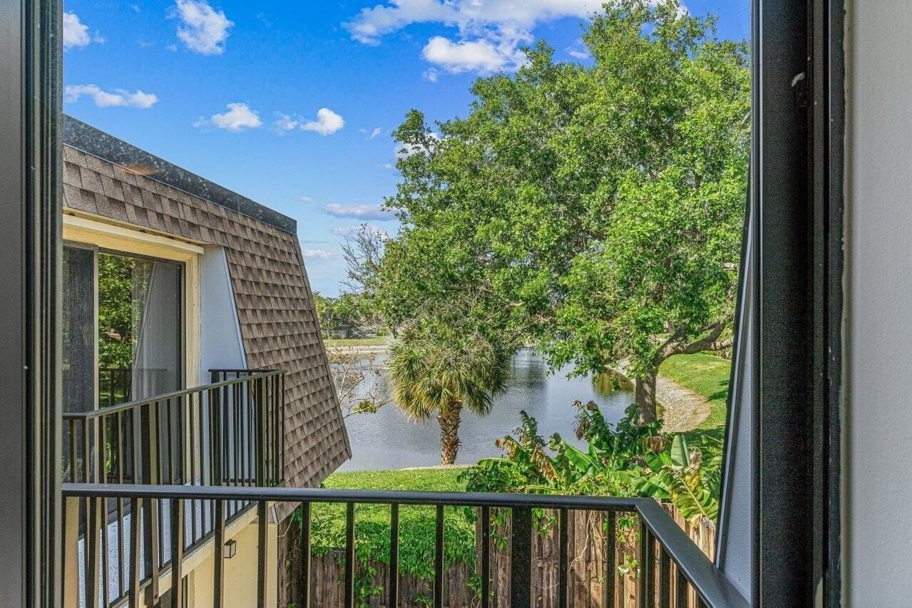 2929 Sw 22nd Cir #32B - Photo 2 of 27