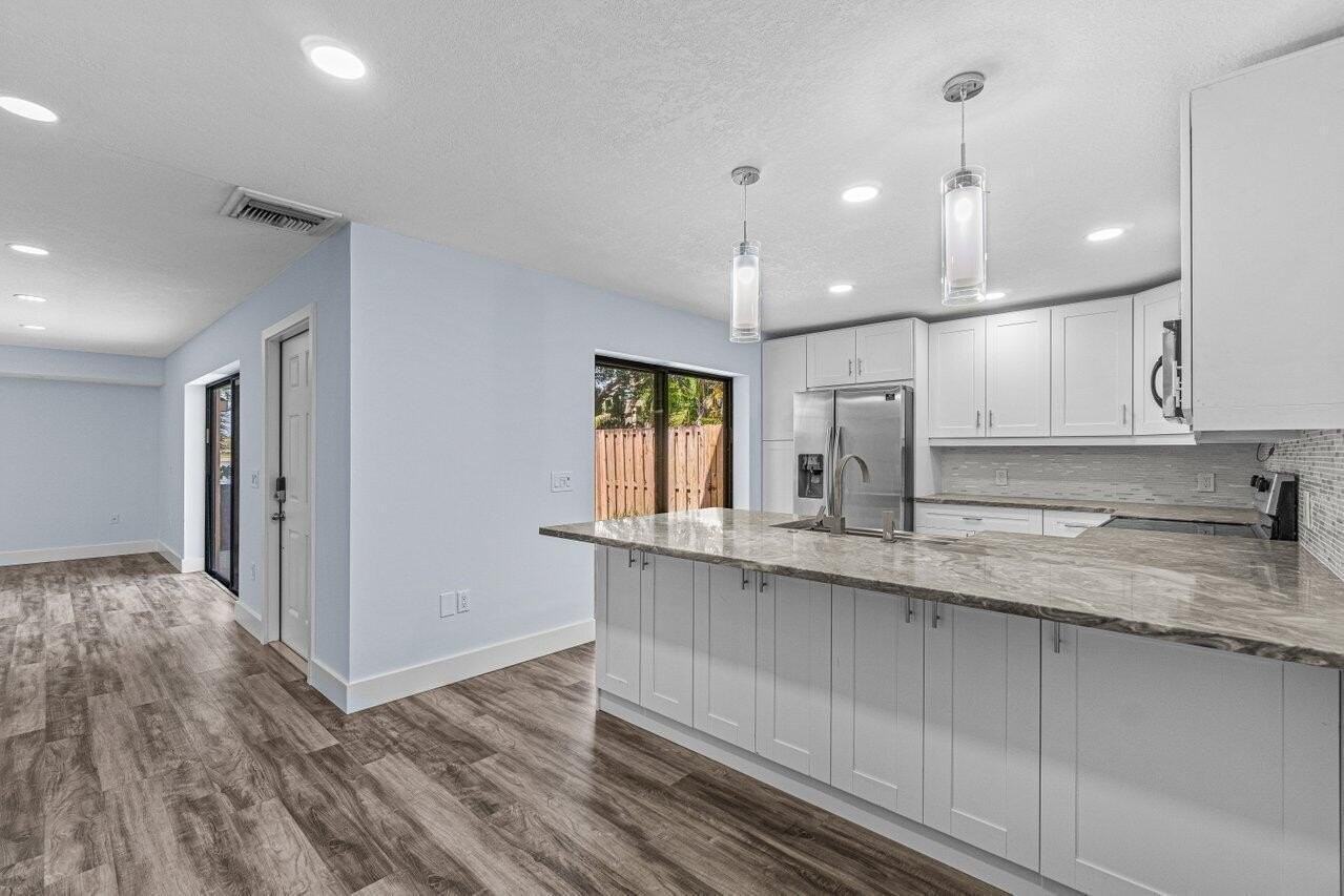 2929 Sw 22nd Cir #32B - Photo 5 of 27