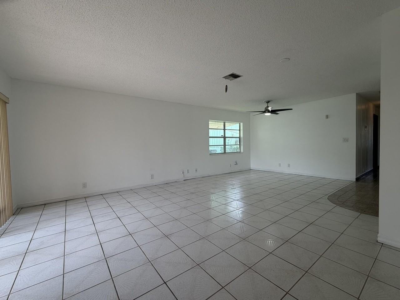 7240 Pine Forest Cir - Photo 4 of 22
