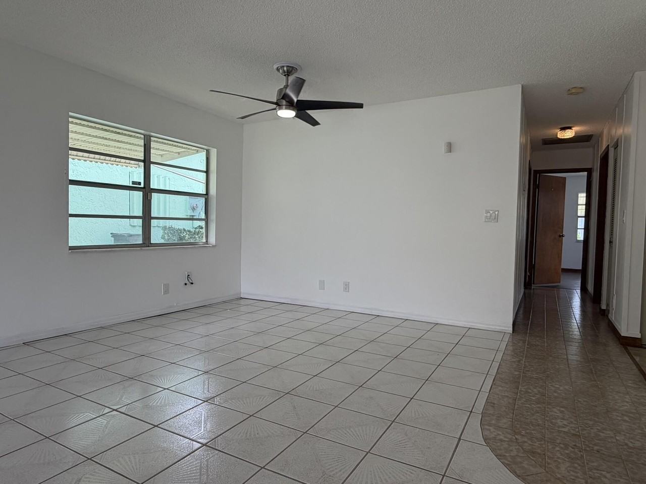 7240 Pine Forest Cir - Photo 5 of 22