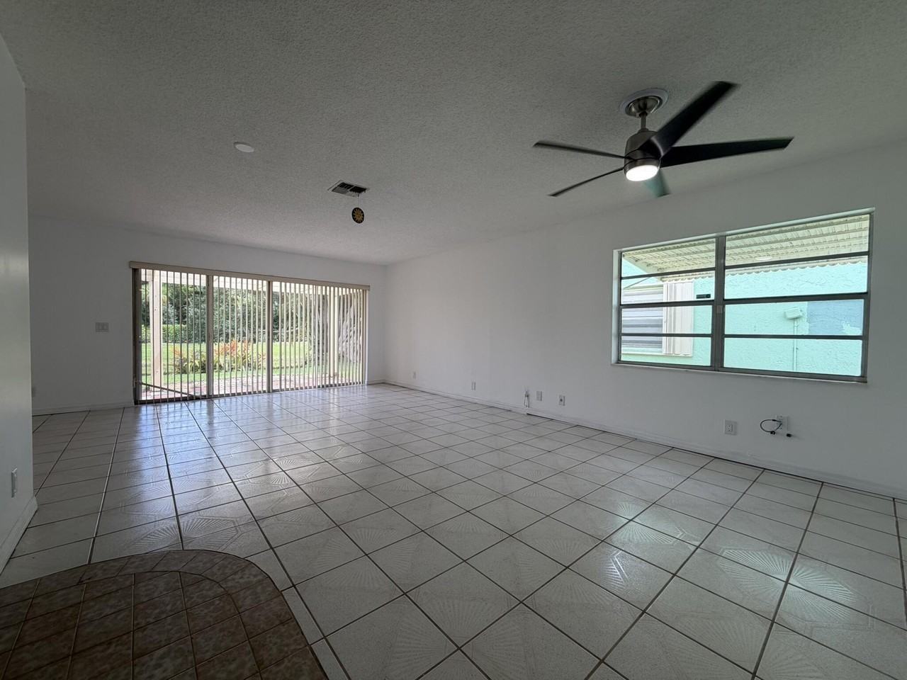 7240 Pine Forest Cir - Photo 6 of 22