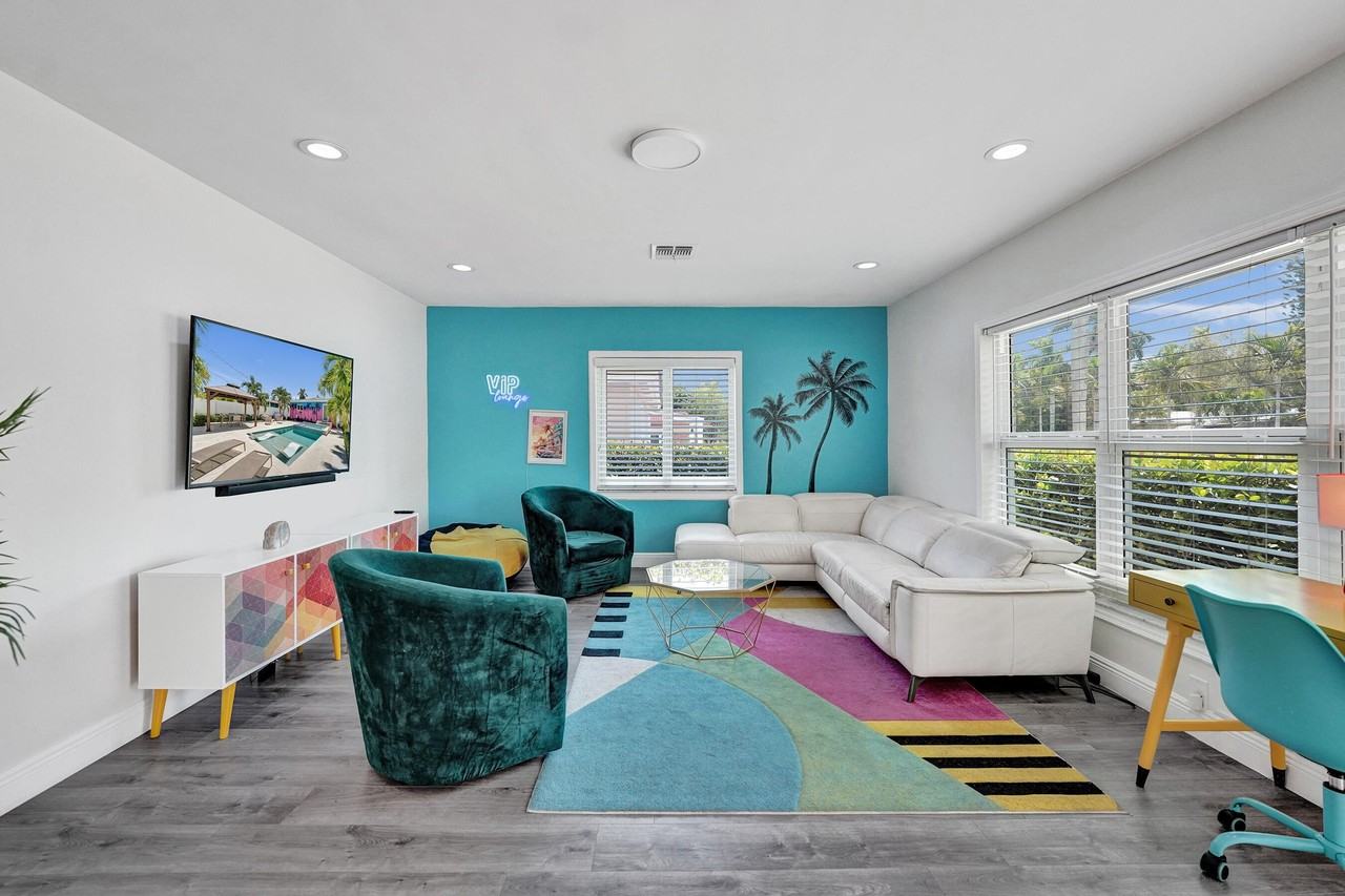 1535 Hollywood Blvd - Photo 4 of 32