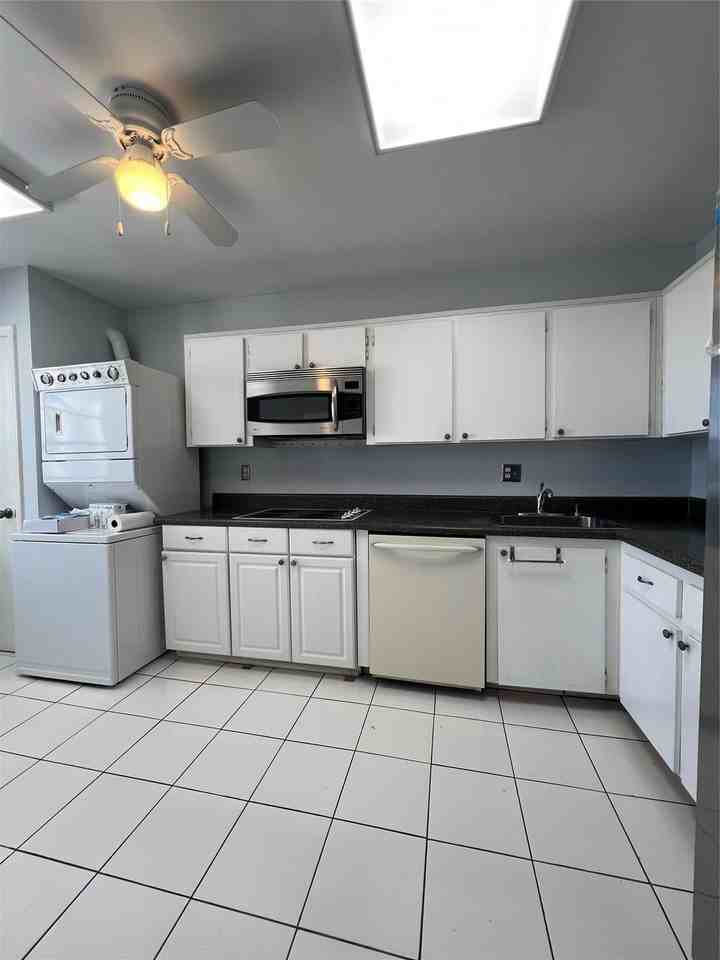 3100 Ne 48th St #805 - Photo 2 of 49
