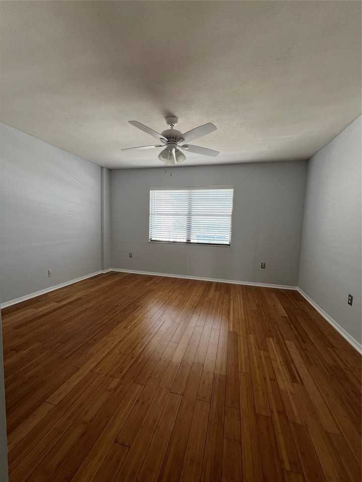 3100 Ne 48th St #805 - Photo 6 of 49