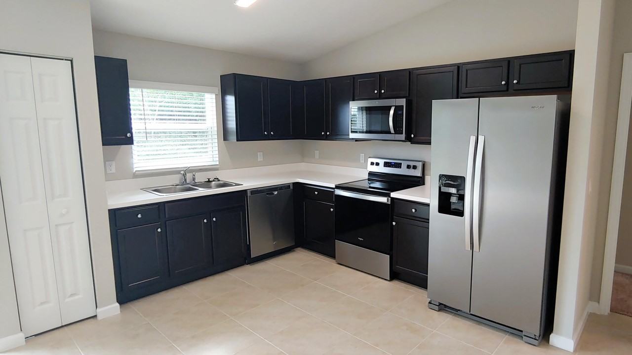 682 Sw Paar Dr - Photo 6 of 18