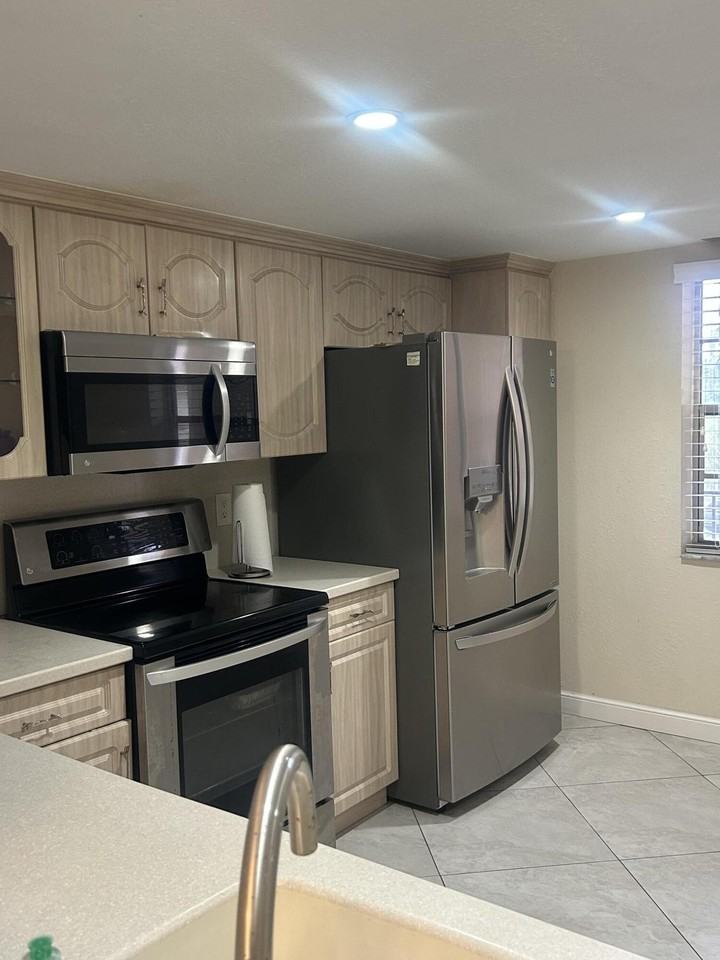 291 S Hollybrook Dr #308 - Photo 3 of 22