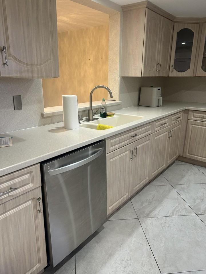 291 S Hollybrook Dr #308 - Photo 4 of 22