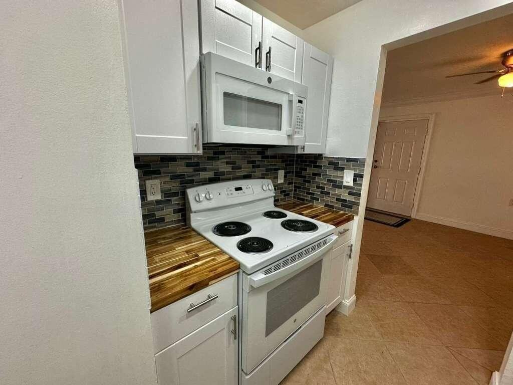 1201 Lake Victoria Dr #P - Photo 5 of 23