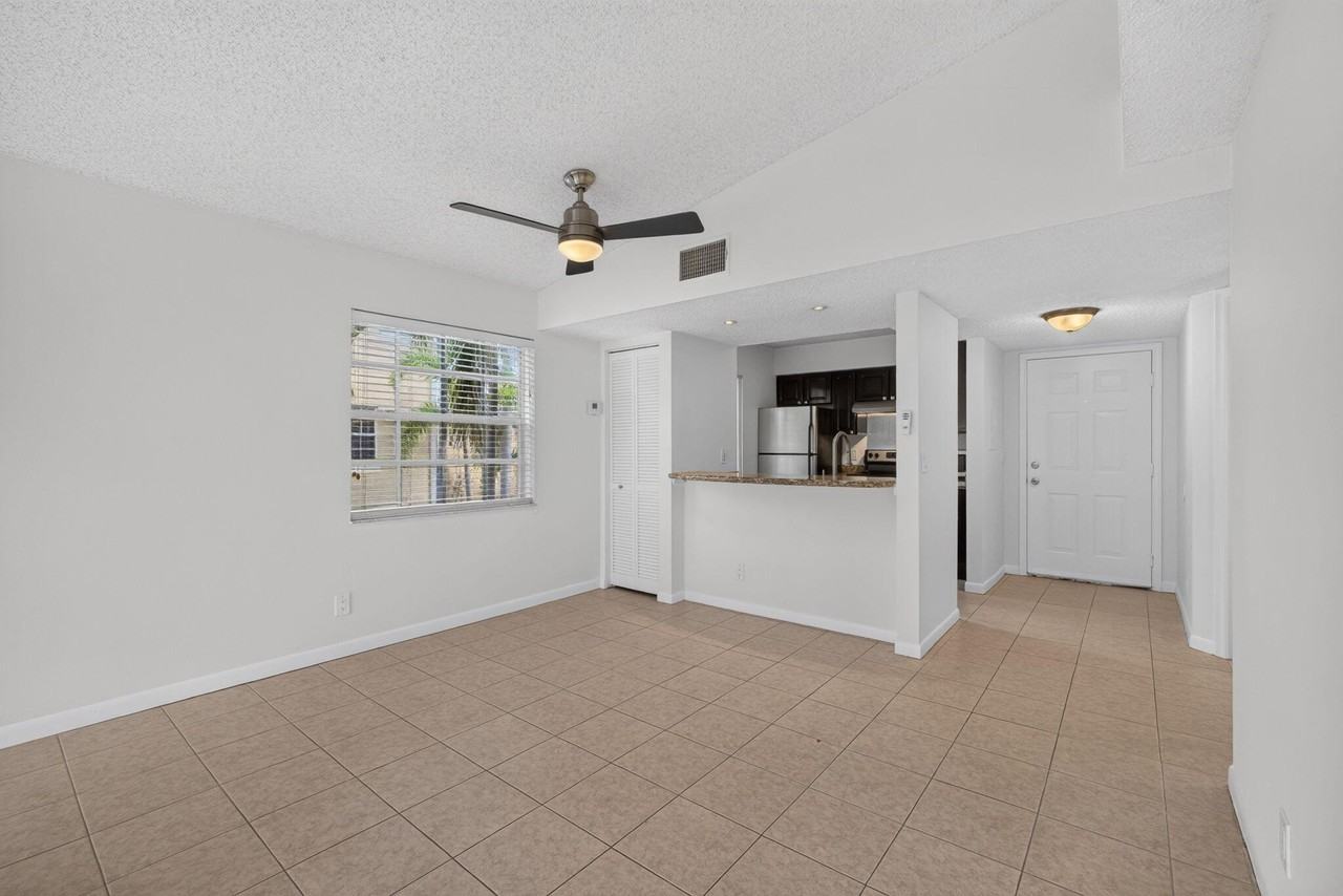 1120 Lake Shore Dr #204 - Photo 4 of 48