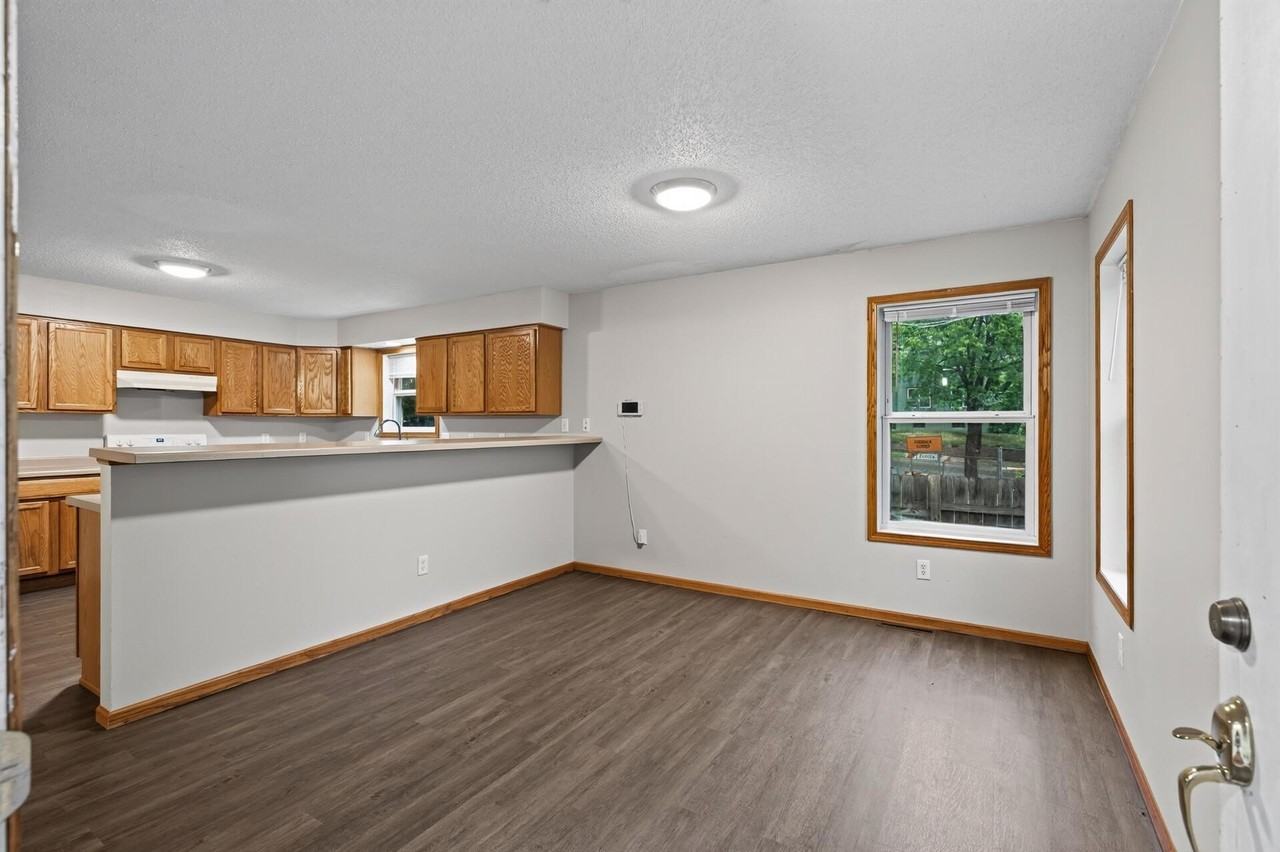 2321 Lyndale Ave N - Photo 3 of 30