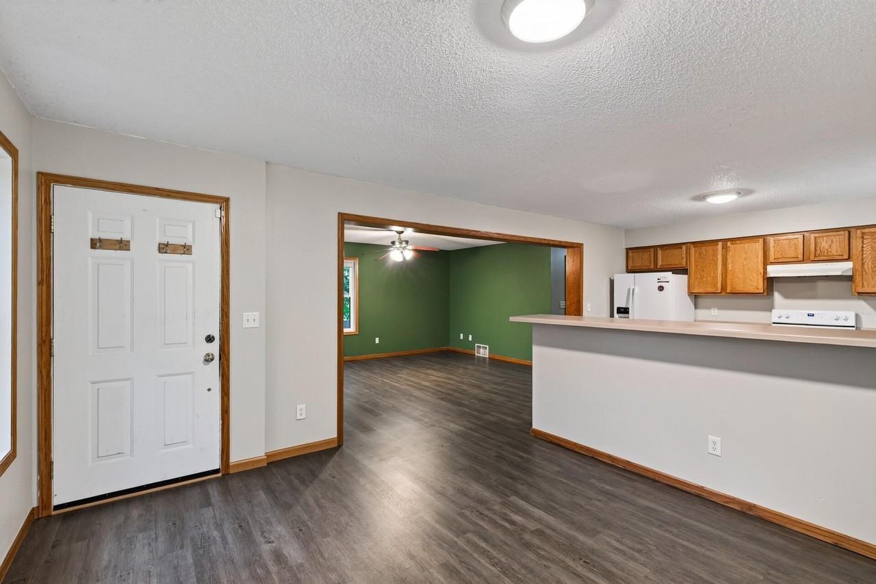 2321 Lyndale Ave N - Photo 4 of 30