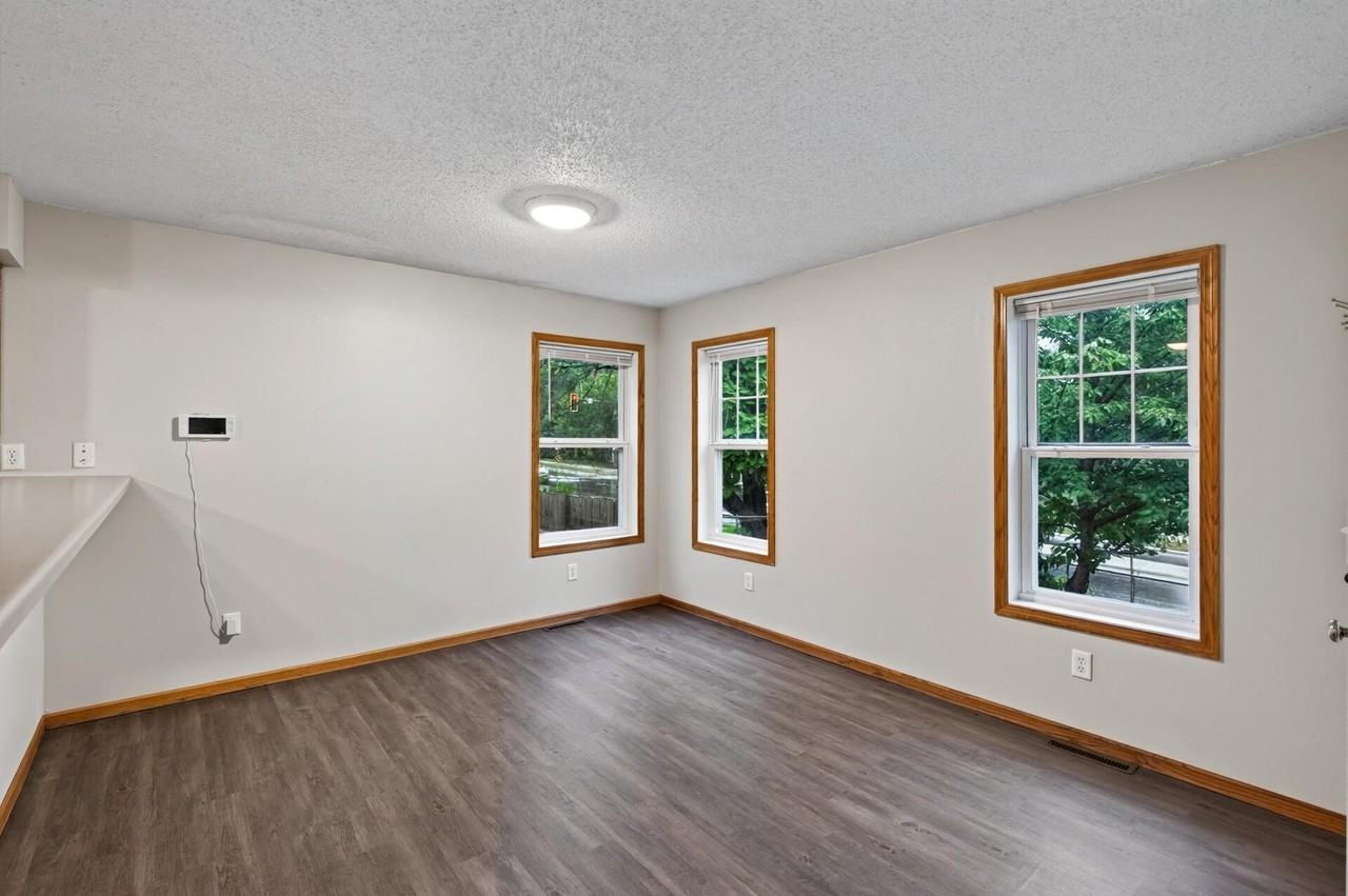 2321 Lyndale Ave N - Photo 5 of 30