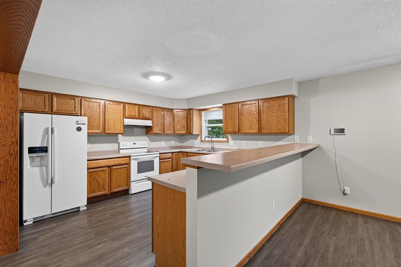 2321 Lyndale Ave N - Photo 6 of 30