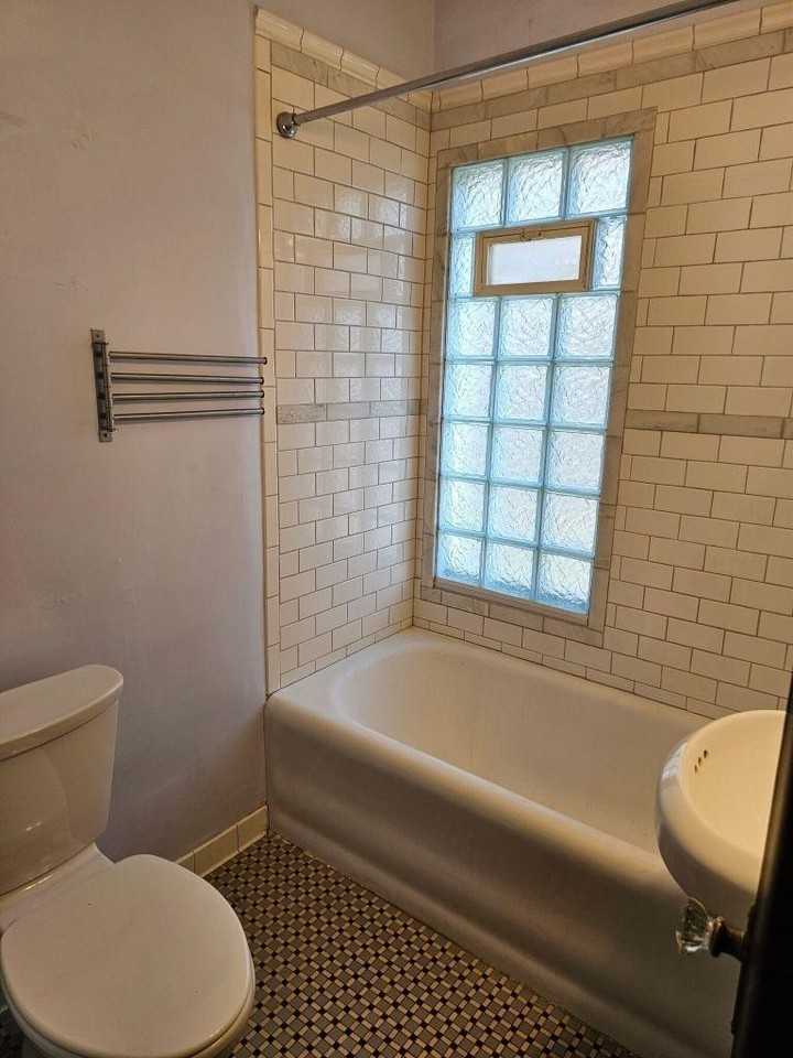 3117 Colfax Ave S - Photo 4 of 8