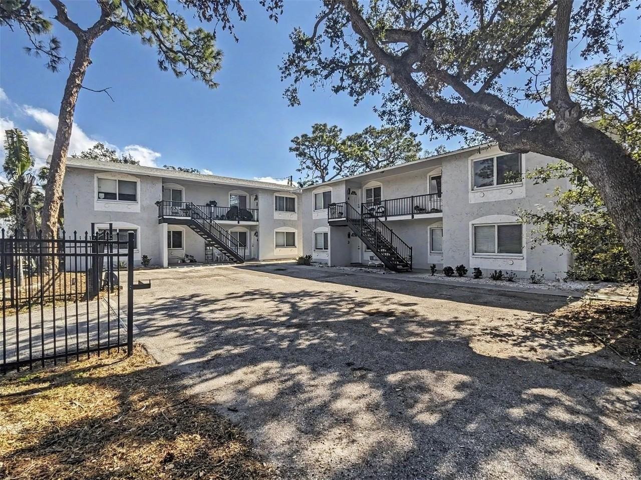 1090 Cocoanut Ave #5
