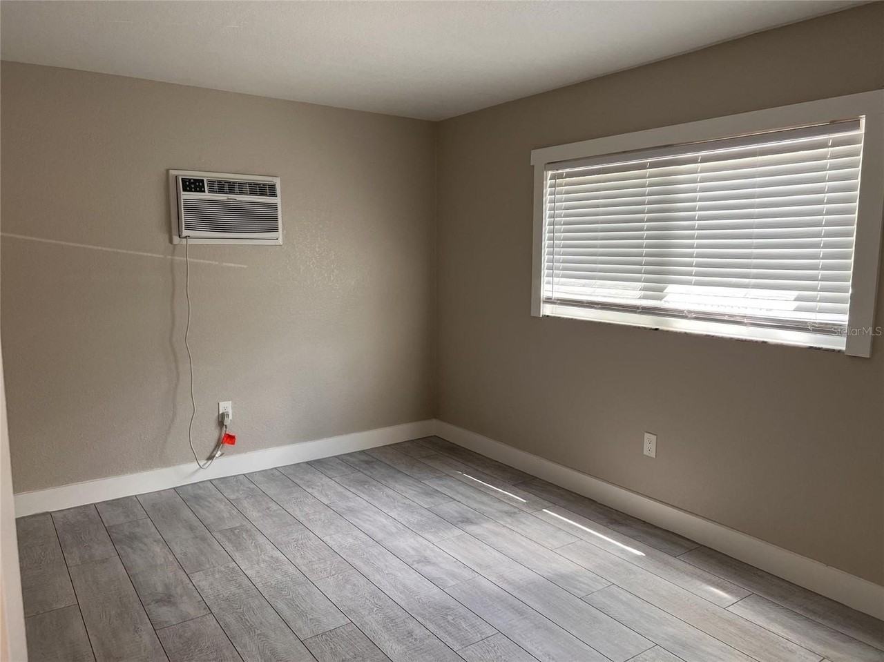 1092 Cocoanut Ave #5 - Photo 7 of 8
