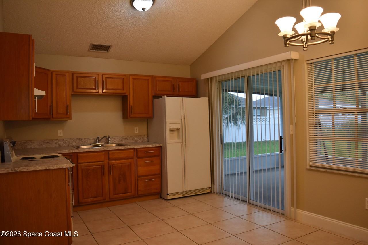1431 Se Waco Blvd - Photo 3 of 20