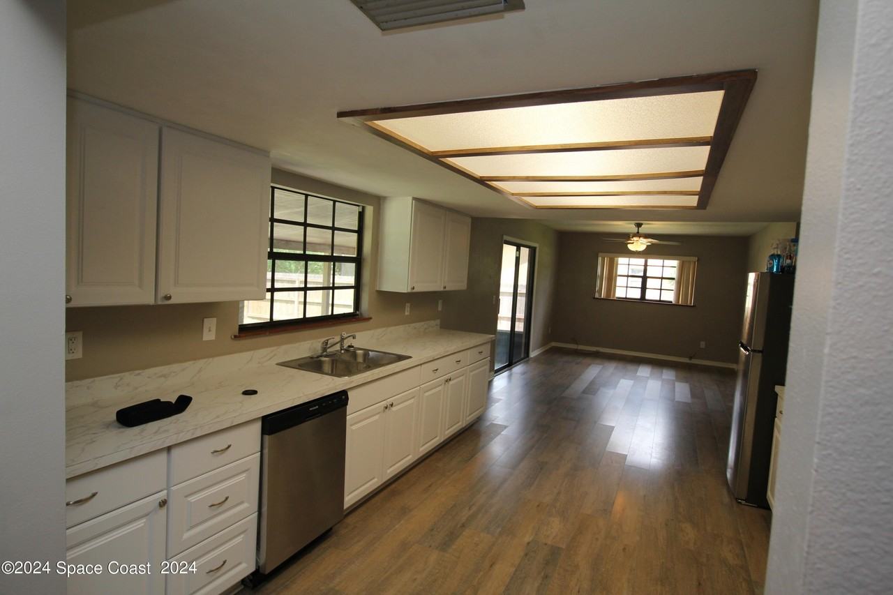 6158 Barna Ave - Photo 7 of 21