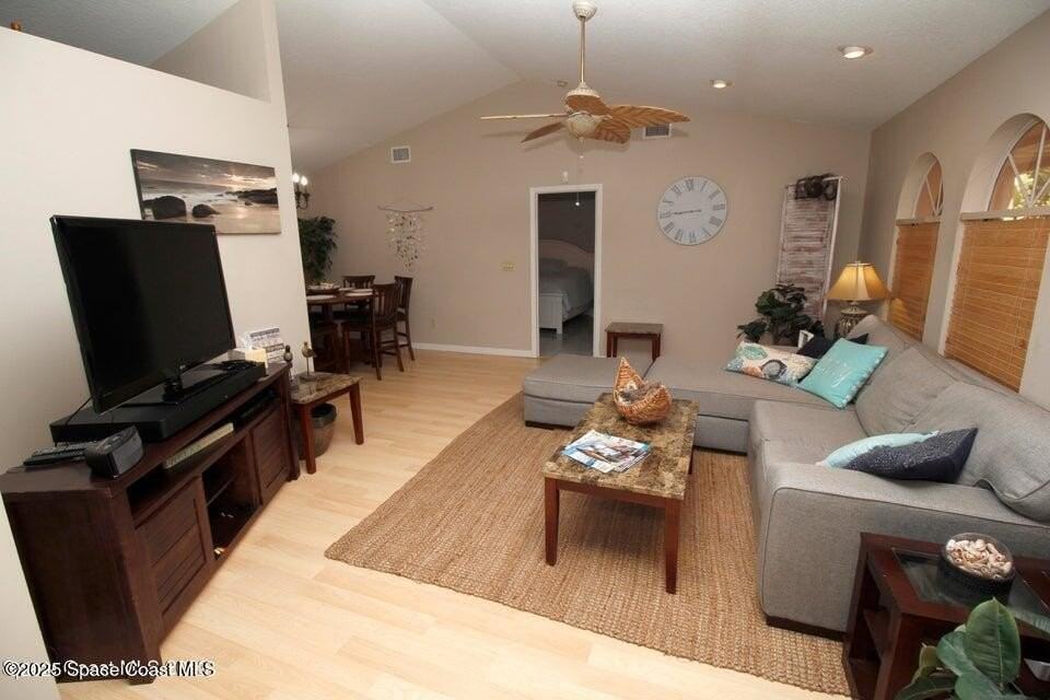 250 Atlantic Dr - Photo 4 of 20