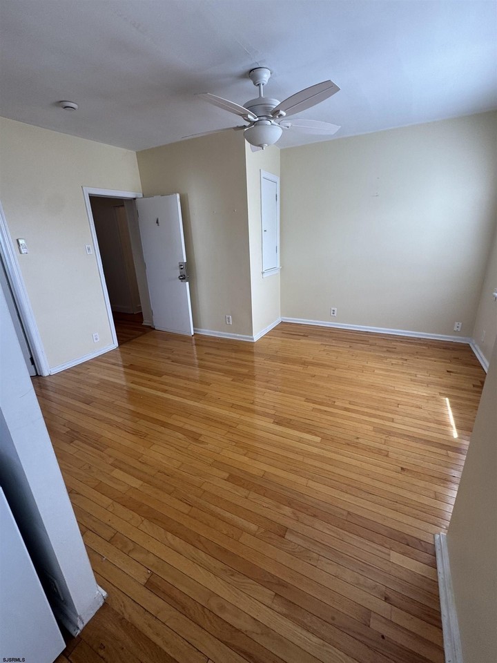 7817 Ventnor Ave #4 - Photo 5 of 16
