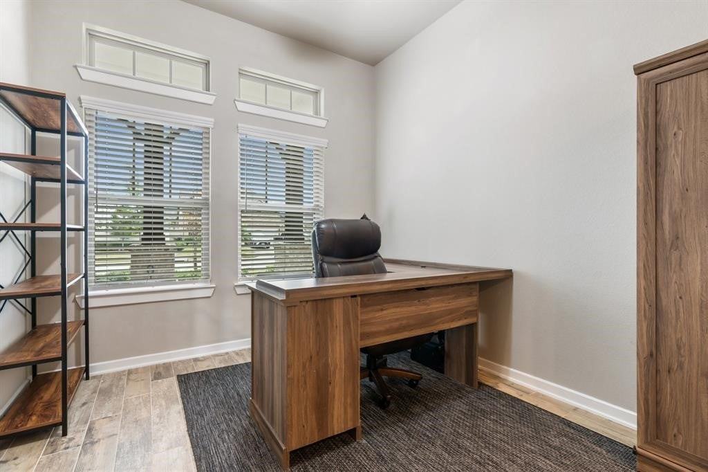 17008 Ash Leaf Way - Photo 5 of 37
