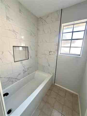 4950 Avie Ln - Photo 5 of 9