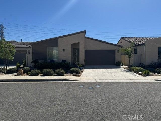 1661 Village Green Way - Photo 2 of 14