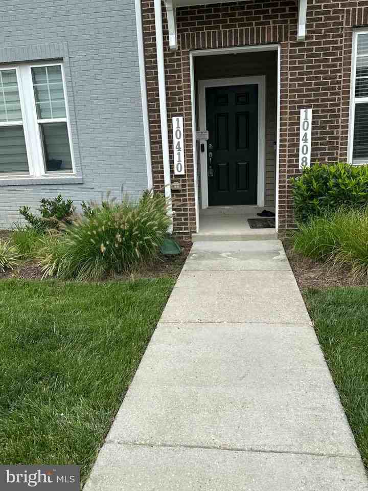 10410 John Glenn St - Photo 3 of 7