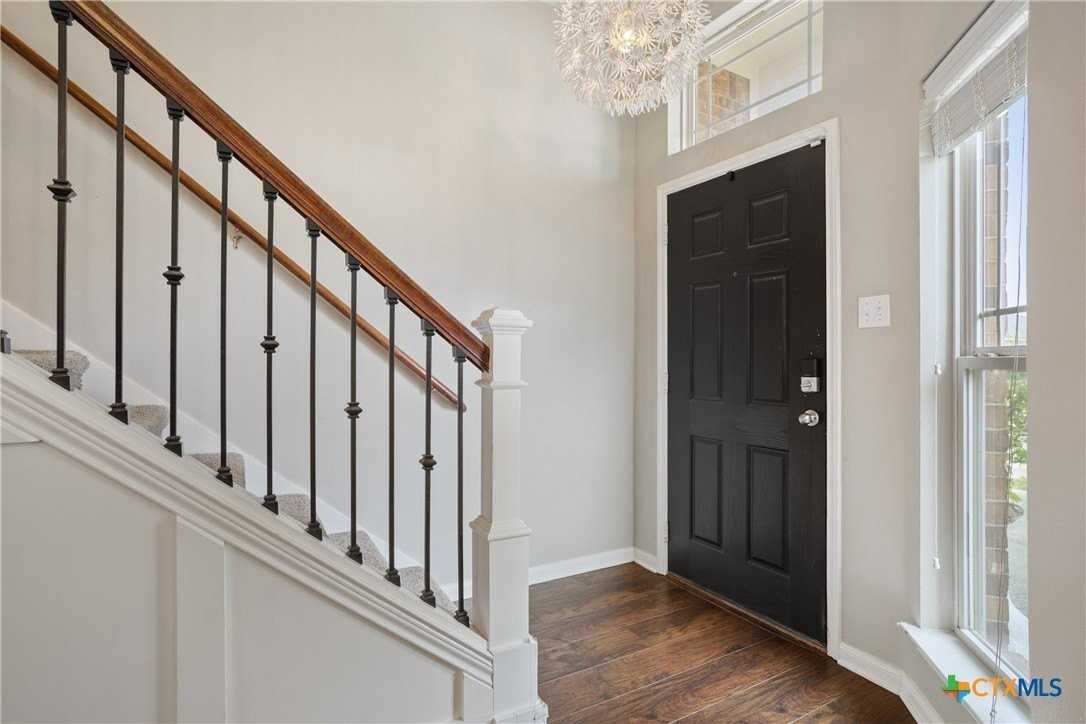 8009 Hawthorn - Photo 4 of 23