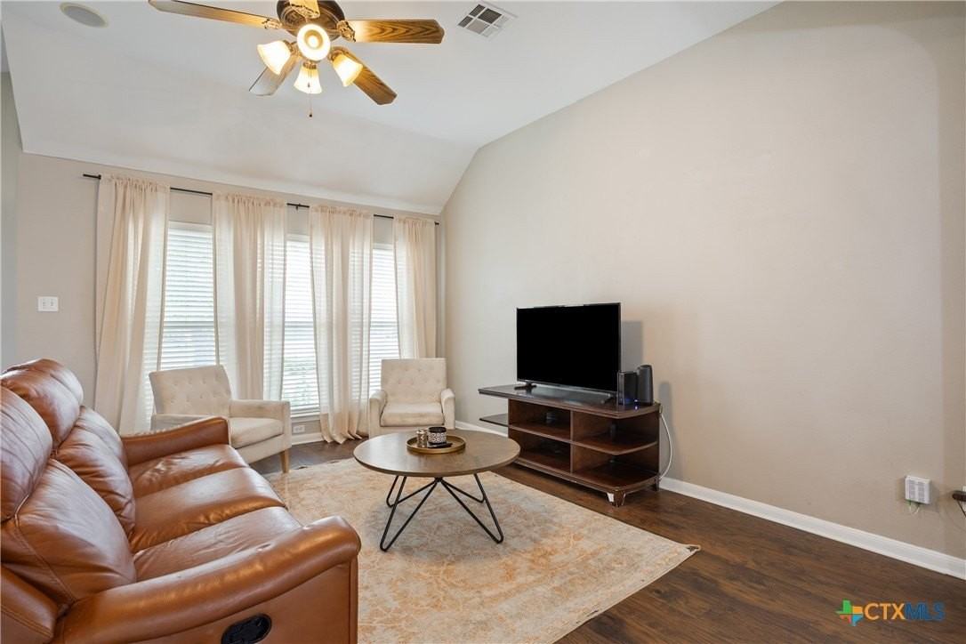 8009 Hawthorn - Photo 6 of 23