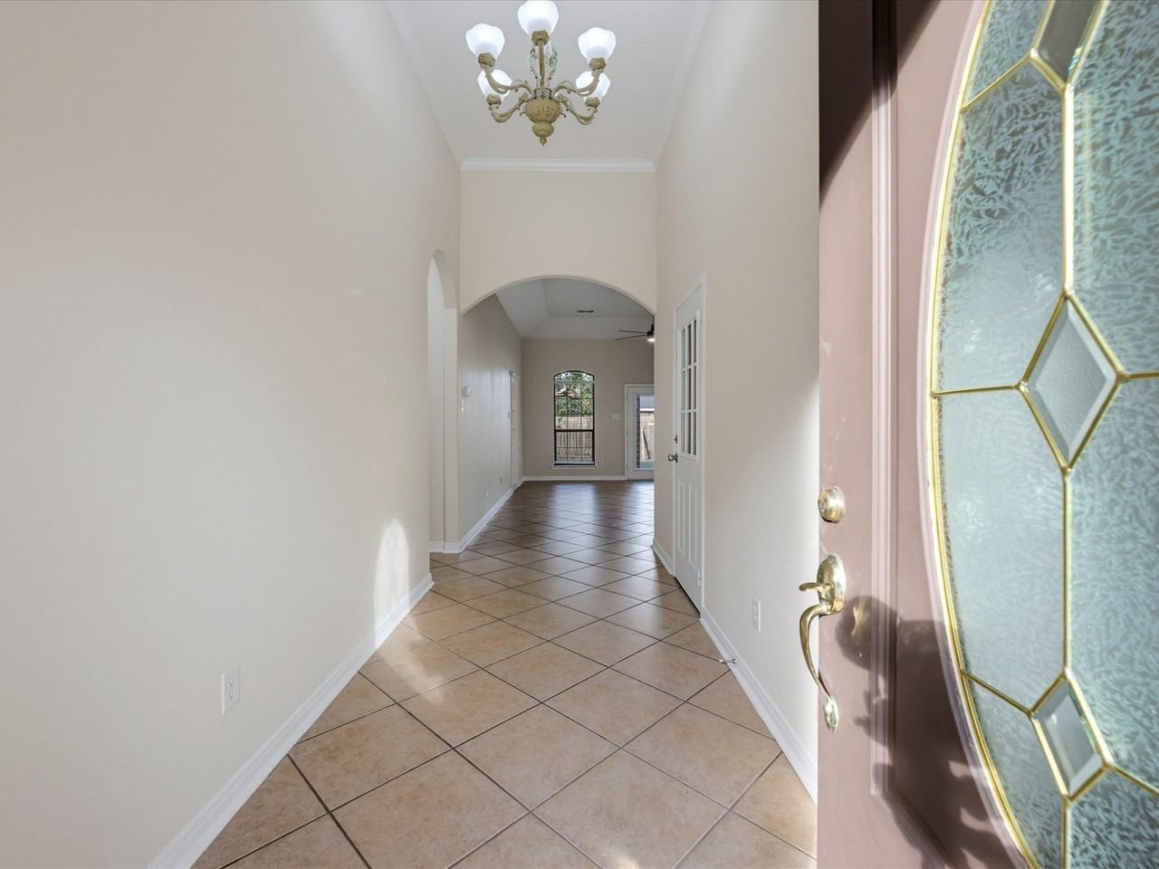 16739 Barcelona Dr - Photo 6 of 30