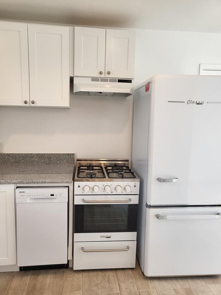 2138 Mark Ave - Photo 4 of 12