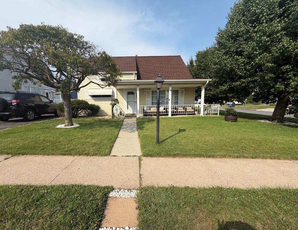 801 Apache Ln - Photo 2 of 18