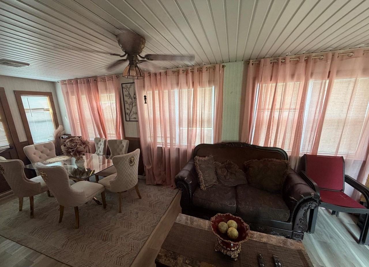 801 Apache Ln - Photo 4 of 18