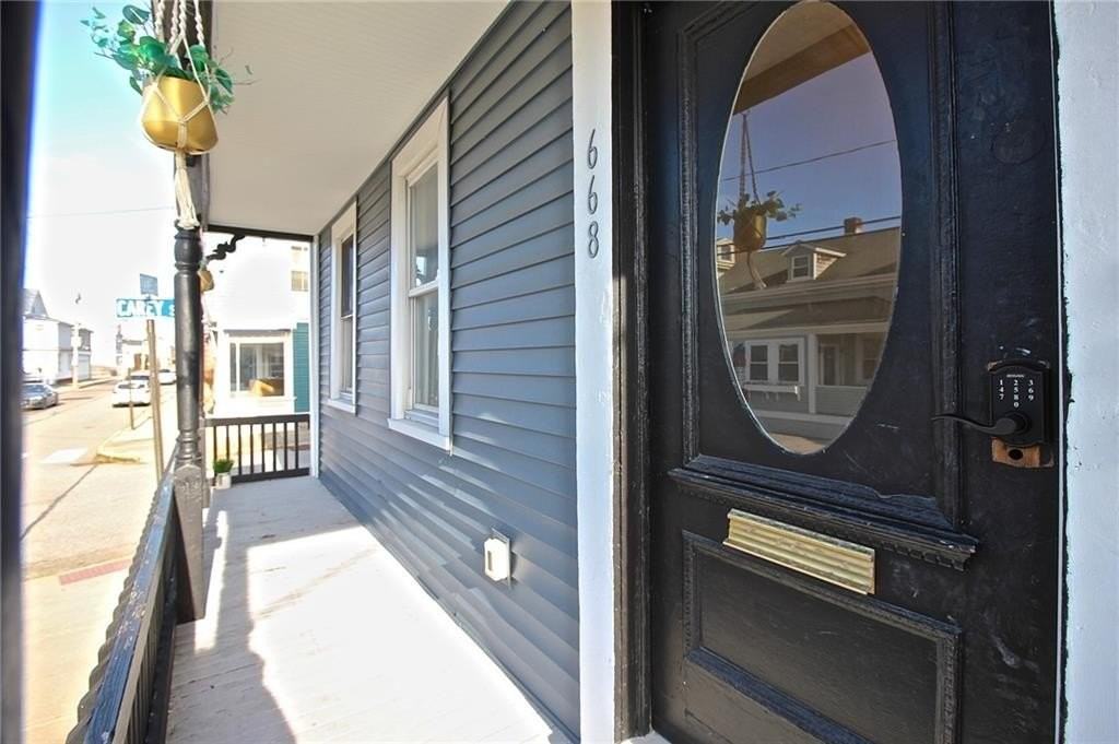 668 Thames St #2 - Photo 6 of 42