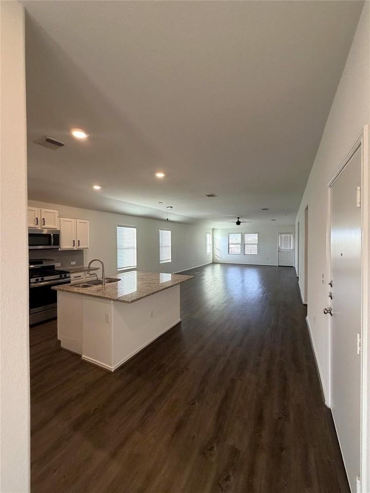 15400 Summer Ray Dr - Photo 3 of 17