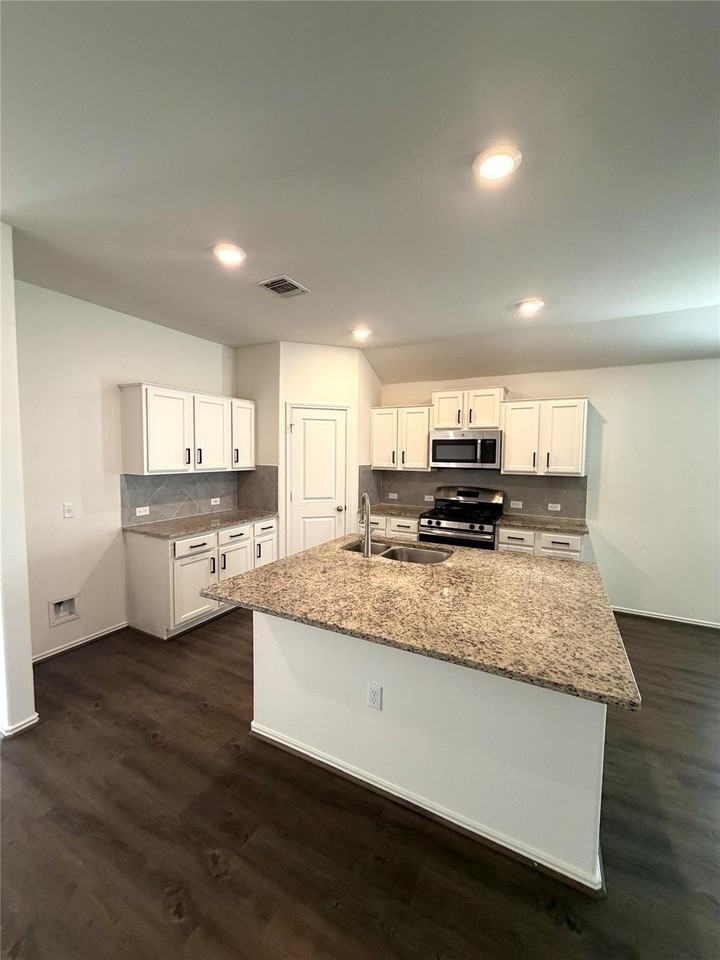 15400 Summer Ray Dr - Photo 4 of 17