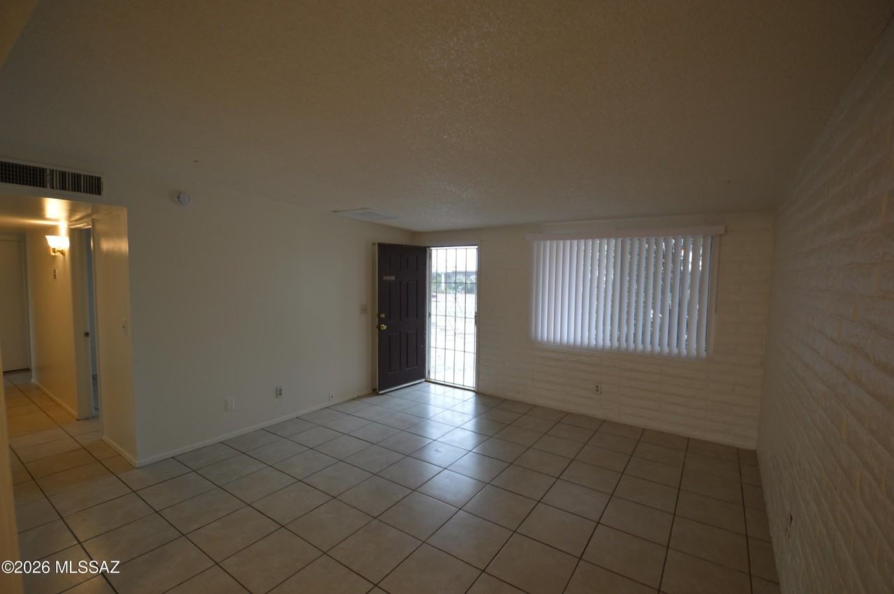 7730 E Fayette St - Photo 2 of 10