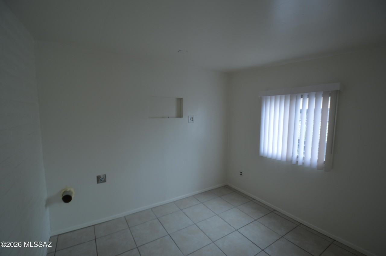 7730 E Fayette St - Photo 5 of 10