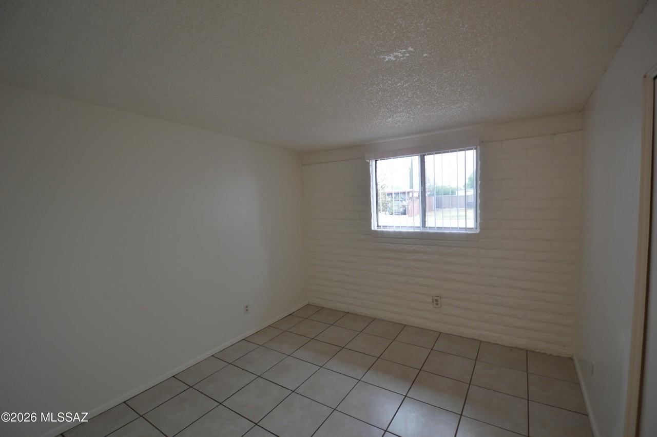 7730 E Fayette St - Photo 7 of 10