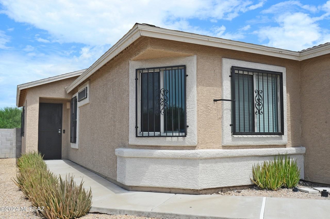 2851 E Paseo La Tierra Buena - Photo 3 of 33