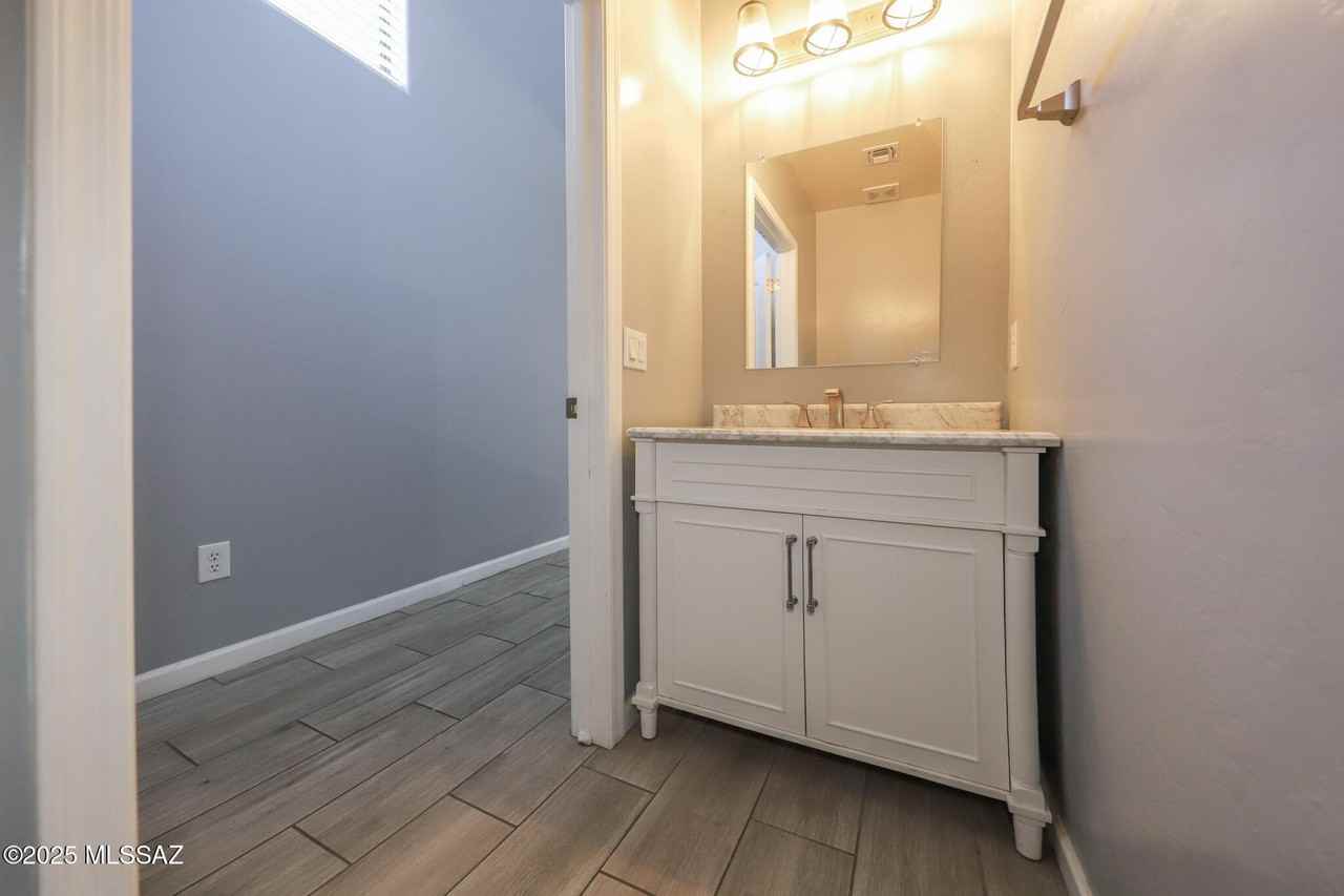2262 W Night Air Ln - Photo 4 of 30