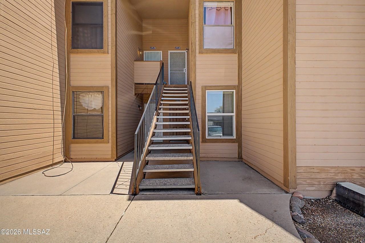 1712 W Park Wood Ln #180 - Photo 4 of 36