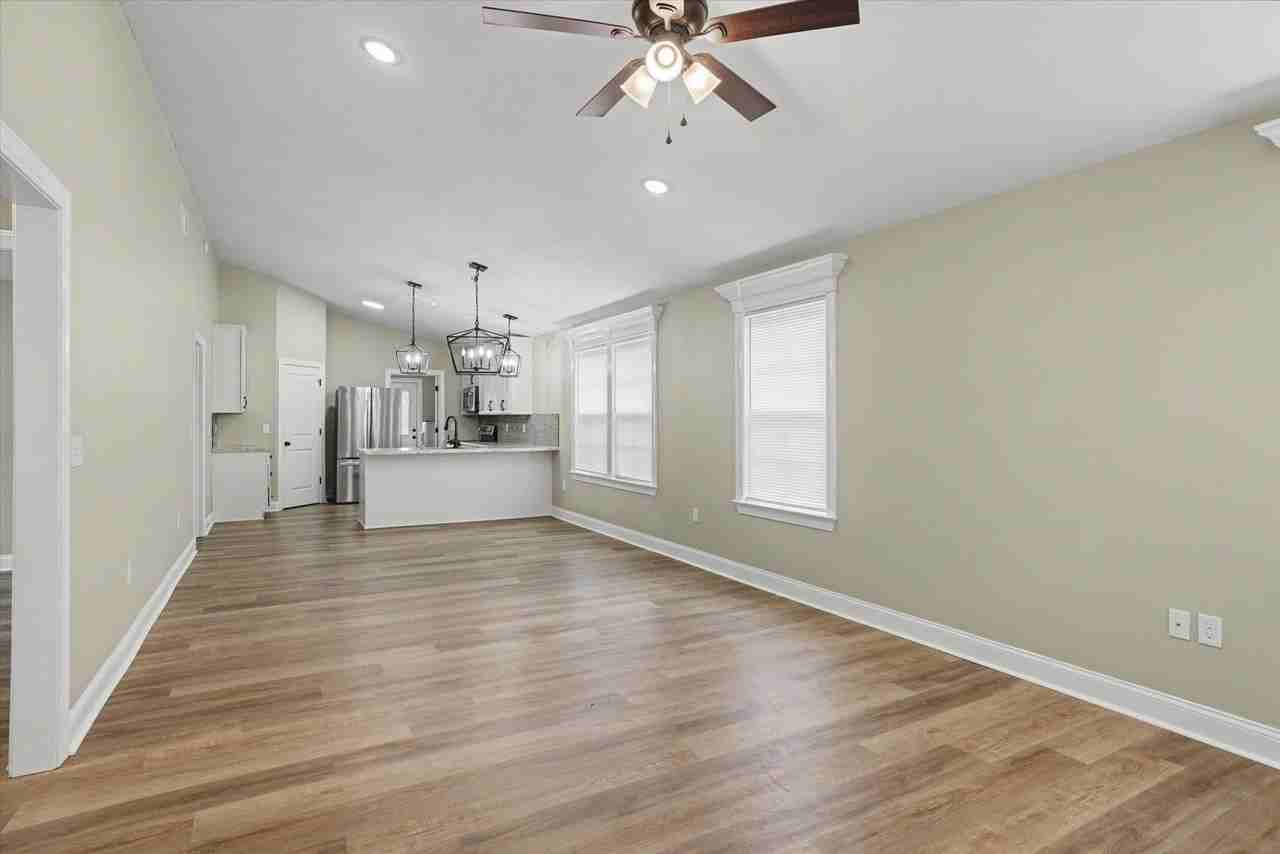 28 Sudai St - Photo 4 of 29