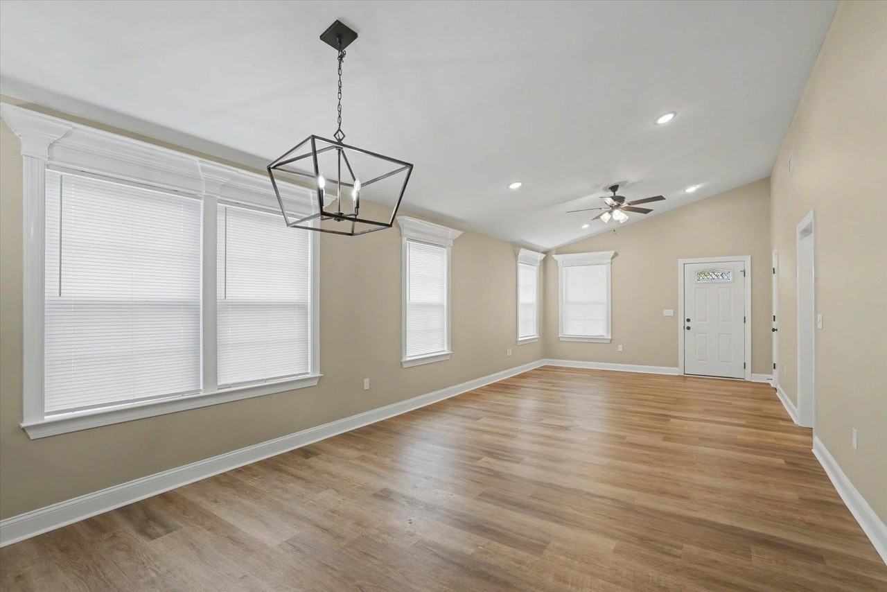 28 Sudai St - Photo 5 of 29